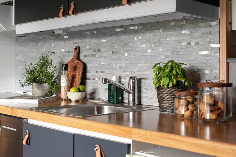 jak-wybrac-lodowke-do-zabudowy-praktyczny-poradnik-krok-po-kroku