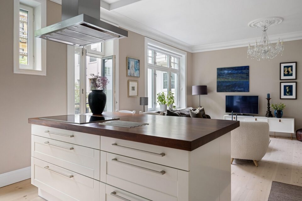 rodzaje-blatow-kuchennych-przeglad-materialow-i-porady-jaki-blat-wybrac